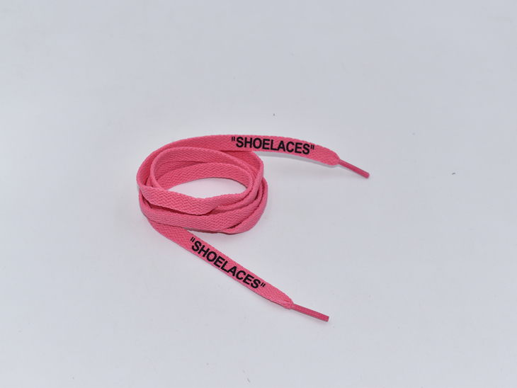 粉色燙印鞋帶